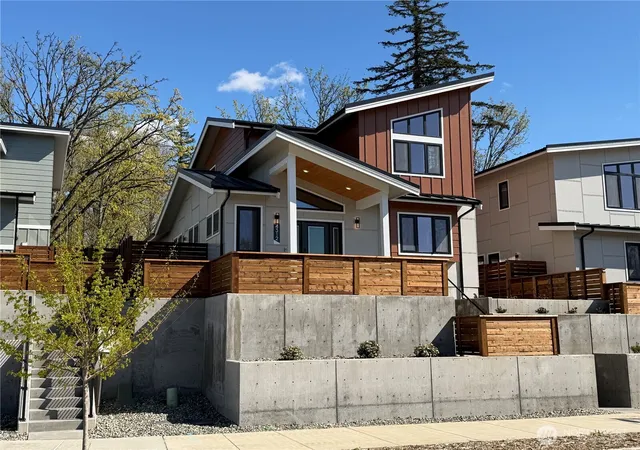 Photo 1 of Contingent at 4312 Creston Way, Bellingham, WA 98226 | MLS# NWM2509320 | Listing updated on 2026-09-28