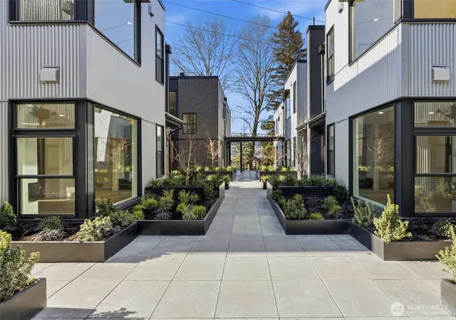 Photo 3 of Sale Pending at 2014 Fairview Ave E #D, Seattle, WA 98102 | MLS# NWM2509345 | Listing updated on 2026-09-25
