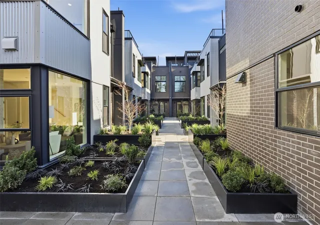 Photo 3 of Sale Pending at 2014 Fairview Ave E #D, Seattle, WA 98102 | MLS# NWM2509345 | Listing updated on 2026-09-25