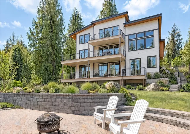 Photo 2 of Single family home for sale at 14198 Olalla Crst Ln SE, Olalla, WA 98359 | MLS# NWM2509347 | Listing updated on 2026-09-20