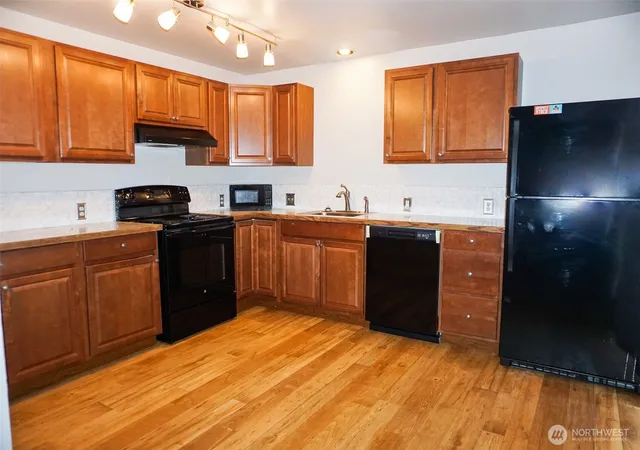 Photo 3 of Sale Pending at 2001 11th Street, Bremerton, WA 98337 | MLS# NWM2509353 | Listing updated on 2026-08-03
