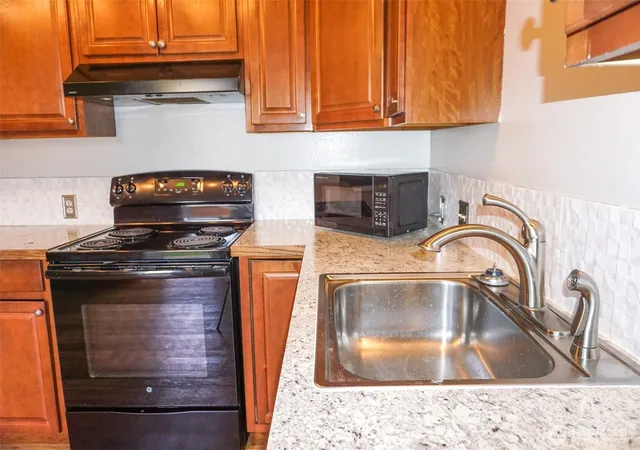 Photo 3 of Sale Pending at 2001 11th Street, Bremerton, WA 98337 | MLS# NWM2509353 | Listing updated on 2026-08-03