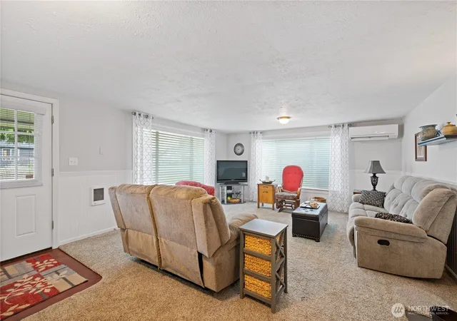 Photo 4 of Sale Pending at 722 SW 2nd Avenue, Castle Rock, WA 98611 | MLS# NWM2509378 | Listing updated on 2026-08-17