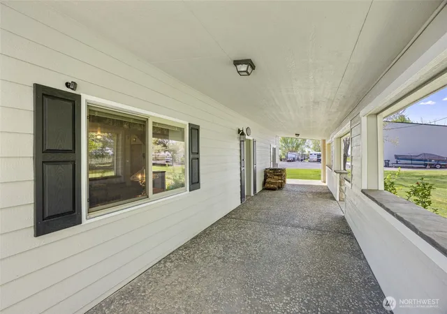 Photo 3 of Single family home for sale at 17325 NE B5 Rd, Soap Lake, WA 98851 | MLS# NWM2509414 | Listing updated on 2026-09-21