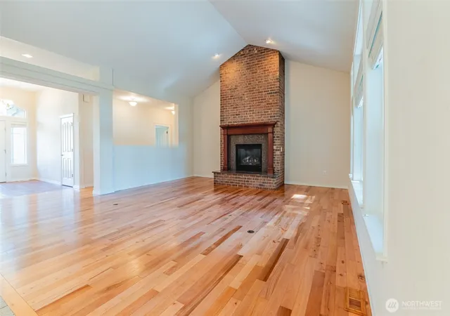 Photo 4 of Sale Pending at 724 Alma Ln SE, Olympia, WA 98513 | MLS# NWM2509456 | Listing updated on 2026-10-01