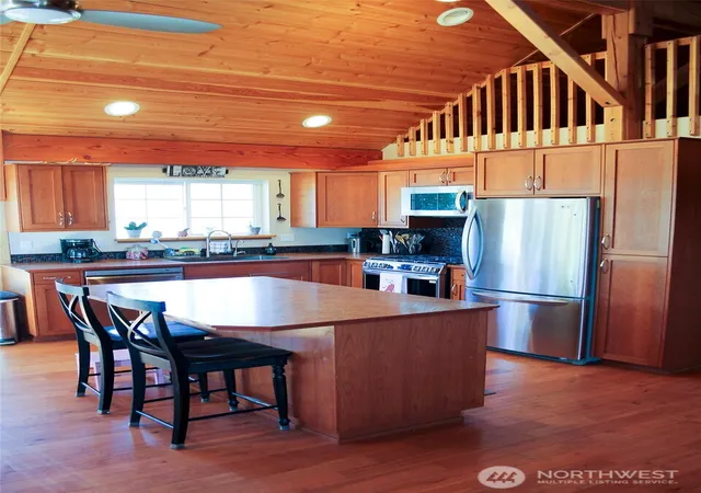 Photo 3 of Sale Pending at 299 Vulcan Mountain Rd, Curlew, WA 99118 | MLS# NWM2509471 | Listing updated on 2026-09-29