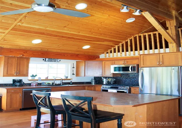 Photo 3 of Sale Pending at 299 Vulcan Mountain Rd, Curlew, WA 99118 | MLS# NWM2509471 | Listing updated on 2026-09-29