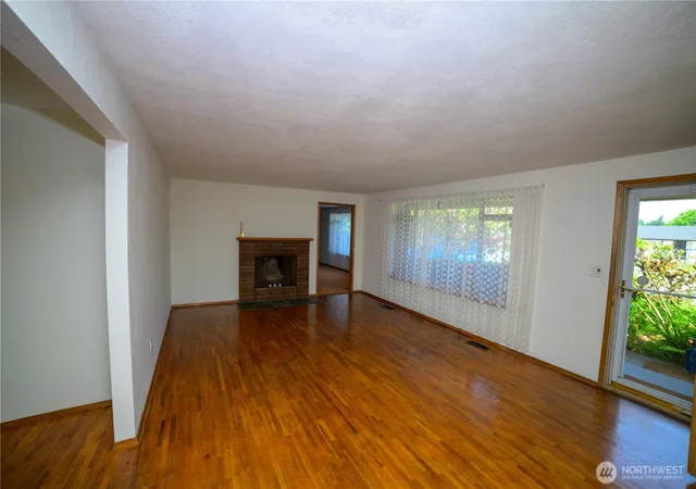 Photo 2 of Single family home for sale at 5304 108th Street Sw, Lakewood, WA 98499 | MLS# NWM2509480 | Listing updated on 2026-09-21