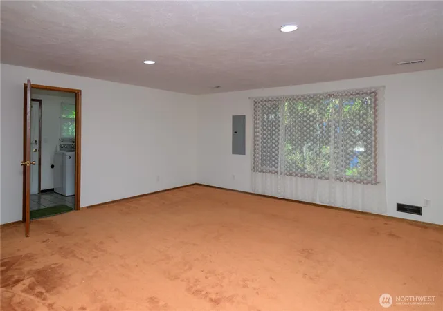 Photo 4 of Single family home for sale at 5304 108th Street SW, Lakewood, WA 98499 | MLS# NWM2509480 | Listing updated on 2026-09-21