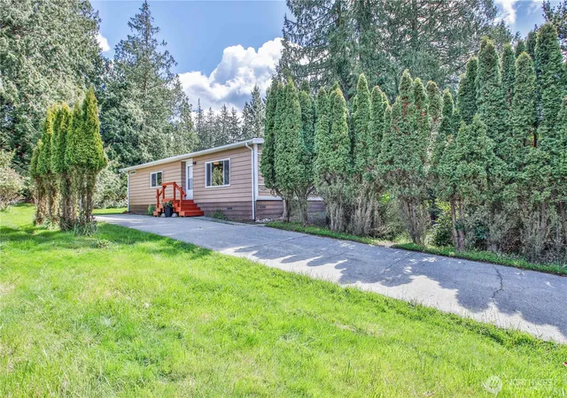 Photo 1 of Manufactured home for sale at 3239 Mardell Dr, Langley, WA 98260 | MLS# NWM2509507 | Listing updated on 2026-09-21