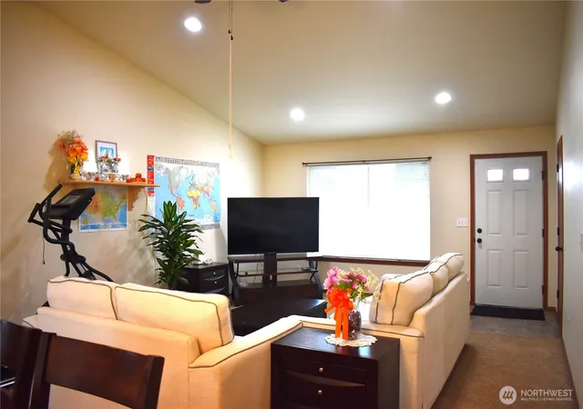 Photo 3 of Single family home for sale at 20236 White Rock Loop Sw, Centralia, WA 98531 | MLS# NWM2509516 | Listing updated on 2026-09-21