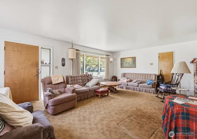 Photo 3 of Single family home for sale at 2014 Ocean Beach Hwy, Longview, WA 98632 | MLS# NWM2509519 | Listing updated on 2026-09-21