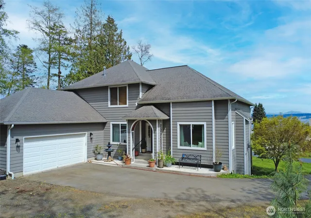 Photo 3 of Single family home for sale at 8101 Ne Hunt Clb Ln, Hansville, WA 98340 | MLS# NWM2509608 | Listing updated on 2026-09-24