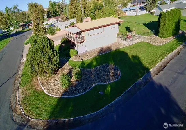 Photo 4 of Single family home for sale at 840 Braeburn Pl NW, Soap Lake, WA 98851 | MLS# NWM2509667 | Listing updated on 2026-09-21