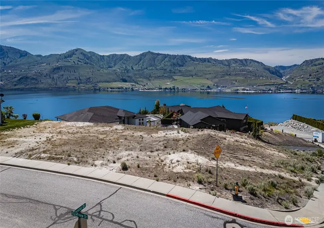 Photo 4 of Land for sale at 100 Waterview Dr, Chelan, WA 98816 | MLS# NWM2509709 | Listing updated on 2026-09-21