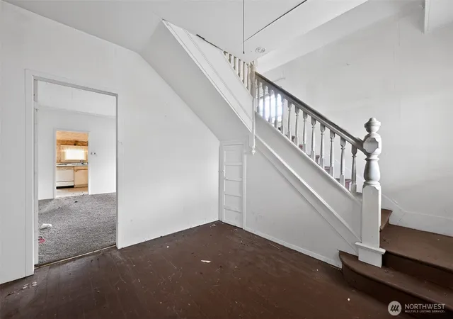 Photo 3 of Single family home for sale at 2514 Kulshan St, Bellingham, WA 98225 | MLS# NWM2509721 | Listing updated on 2026-09-21