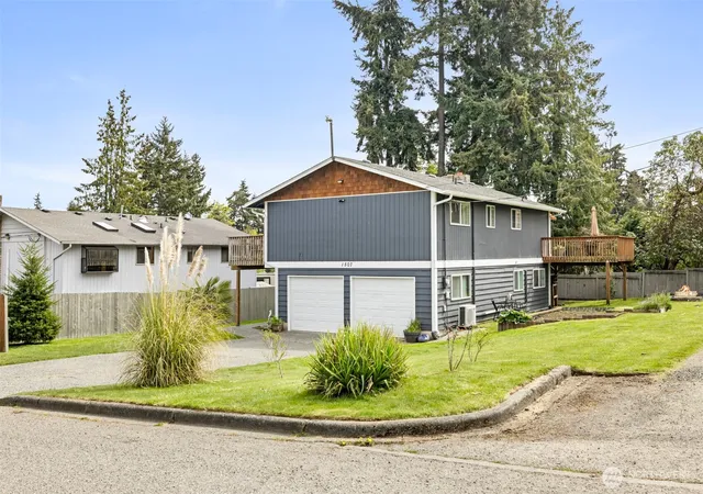 Photo 2 of Single family home for sale at 1507 S B St, Port Angeles, WA 98363 | MLS# NWM2509827 | Listing updated on 2026-09-26