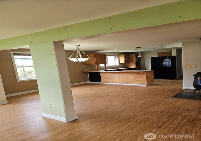 Photo 3 of Single family home for sale at 20 E Sunny Sands Rd, Cathlamet, WA 98612 | MLS# NWM2509843 | Listing updated on 2026-09-28