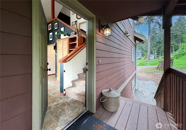 Photo 4 of Single family home for sale at 97 B Port Gardner Dr, Everett, WA 98201 | MLS# NWM2509860 | Listing updated on 2026-09-21