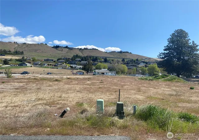 Photo 1 of Land for sale at 154 Harold St Ne, East Wenatchee, WA 98802 | MLS# NWM2509928 | Listing updated on 2026-09-21