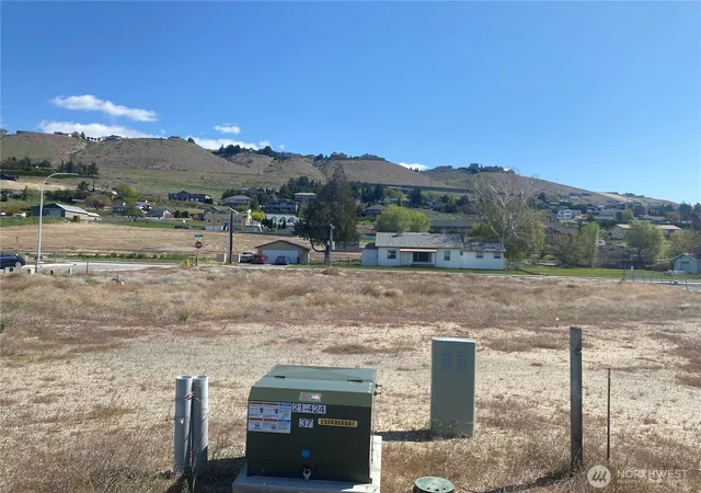 Photo 1 of Land for sale at 183 Harold St Ne, East Wenatchee, WA 98802 | MLS# NWM2509933 | Listing updated on 2026-09-21