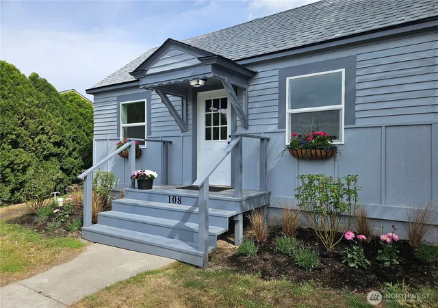 Photo 3 of Single family home for sale at 108 W 3rd Street, Lind, WA 99341 | MLS# NWM2509959 | Listing updated on 2026-09-21