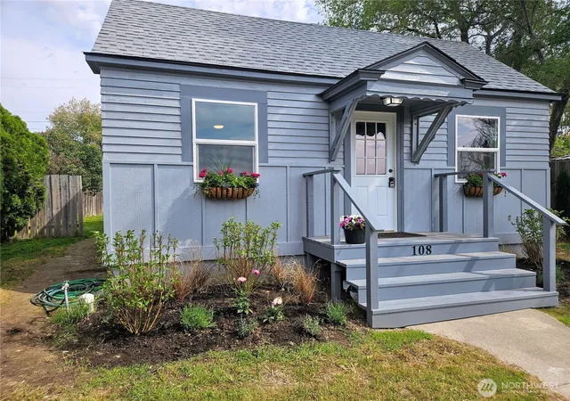 Photo 3 of Single family home for sale at 108 W 3rd Street, Lind, WA 99341 | MLS# NWM2509959 | Listing updated on 2026-09-21