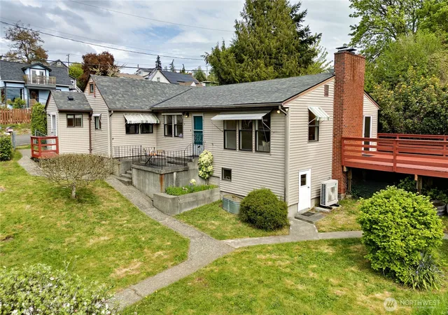 Photo 3 of Sale Pending at 1408 Winfield Ave, Bremerton, WA 98310 | MLS# NWM2509976 | Listing updated on 2026-09-30