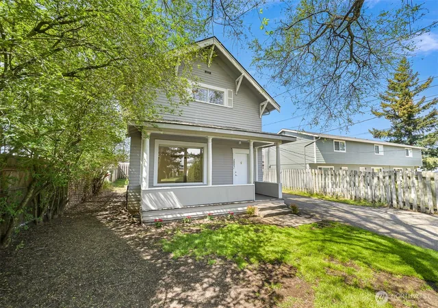 Photo 4 of Single family home for sale at 2085 Cottage Pl, Ferndale, WA 98248 | MLS# NWM2509997 | Listing updated on 2026-09-30