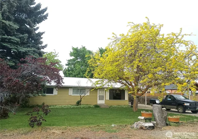 Photo 1 of Single family home for sale at 104 W 1st Street, Waterville, WA 98858 | MLS# NWM2510012 | Listing updated on 2026-09-27