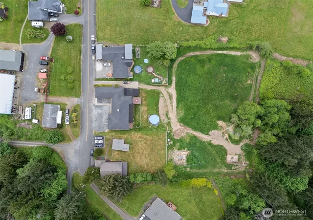 Photo 3 of Sale Pending at 507 Williams Finney Rd, Kelso, WA 98626 | MLS# NWM2510075 | Listing updated on 2026-10-01