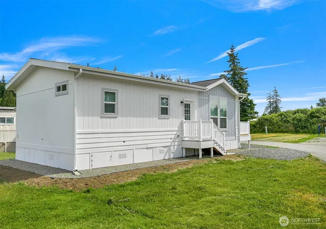 Photo 2 of Manufactured home for sale at 4672 Birch Bay Lynden Rd #83, Blaine, WA 98230 | MLS# NWM2510082 | Listing updated on 2026-09-21