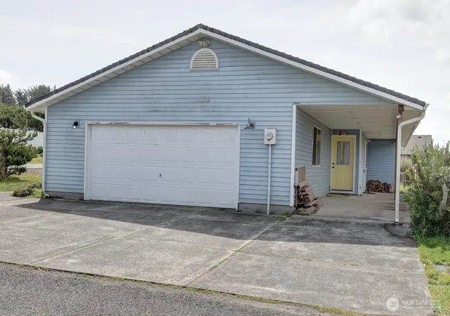 Photo 2 of Single family home for sale at 816 325th Street, Ocean Park, WA 98640 | MLS# NWM2510116 | Listing updated on 2026-09-21
