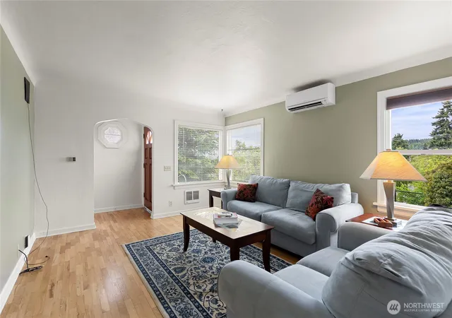 Photo 4 of Sale Pending at 3640 W C St, Bremerton, WA 98312 | MLS# NWM2510121 | Listing updated on 2026-09-29