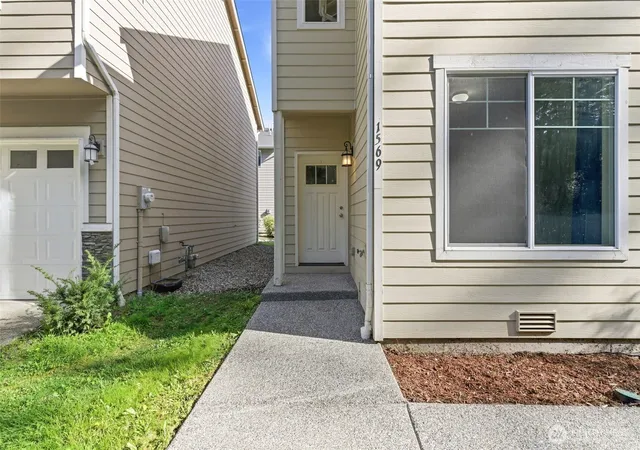 Photo 3 of Single family home for sale at 1569 NE Fontaine Way, Poulsbo, WA 98370 | MLS# NWM2510156 | Listing updated on 2026-09-21