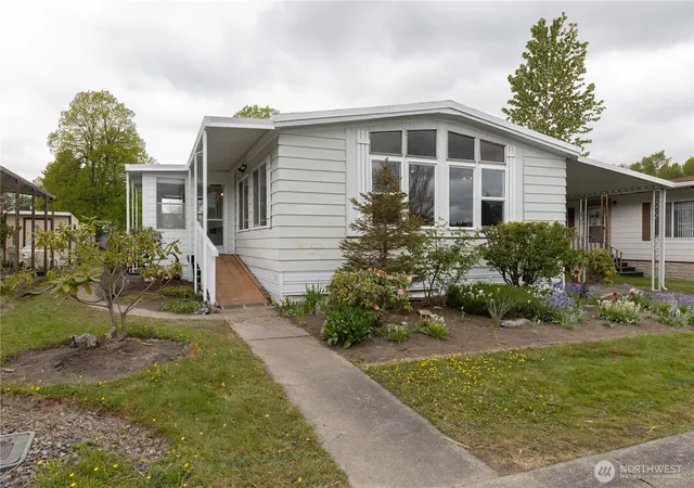 Photo 1 of Manufactured home for sale at 2725 E Fir St #112, Mount Vernon, WA 98273 | MLS# NWM2510190 | Listing updated on 2026-09-21