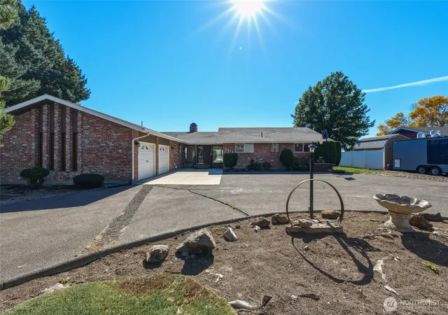 Photo 2 of Single family home for sale at 2314 Frazier Dr, Walla Walla, WA 99362 | MLS# NWM2510230 | Listing updated on 2026-10-12