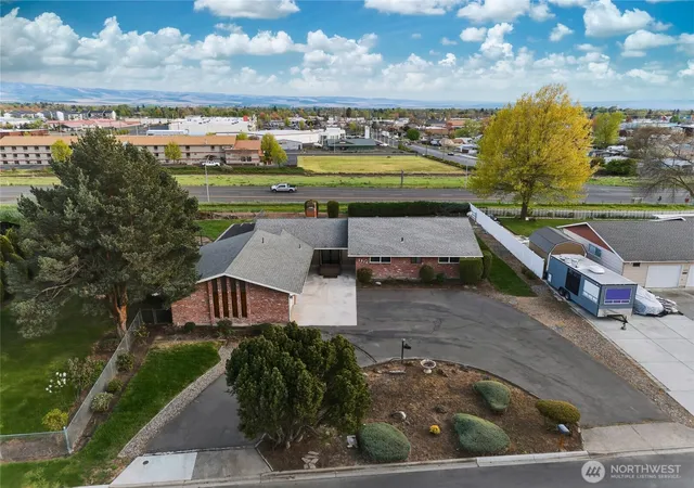 Photo 2 of Single family home for sale at 2314 Frazier Dr, Walla Walla, WA 99362 | MLS# NWM2510230 | Listing updated on 2026-09-30