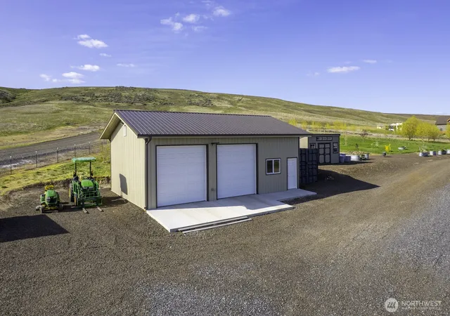 Photo 3 of Single family home for sale at 169 Banks Lake View Rd #99115, Coulee City, WA 99115 | MLS# NWM2510256 | Listing updated on 2026-09-21