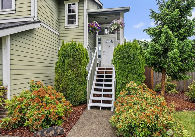 Photo 3 of Single family home for sale at 167 Goldmyer Dr, Chehalis, WA 98532 | MLS# NWM2510341 | Listing updated on 2026-09-21