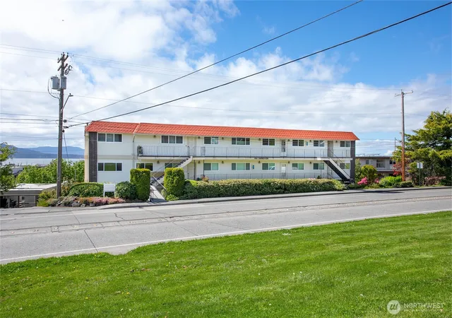 Photo 4 of Condo for sale at 1014 11th Street #103, Bellingham, WA 98225 | MLS# NWM2510388 | Listing updated on 2026-09-22