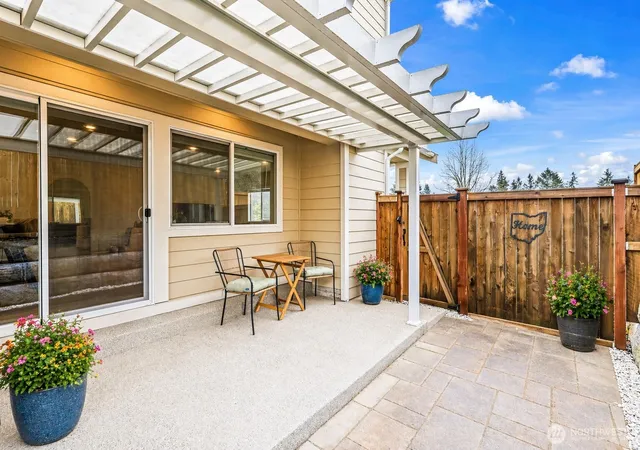 Photo 3 of Townhouse for sale at 3512 Hoffman Hl Blvd, Dupont, WA 98327 | MLS# NWM2510436 | Listing updated on 2026-09-28