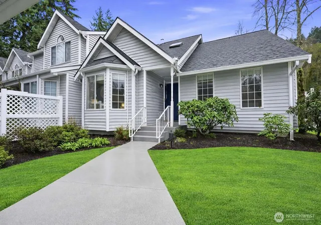 Photo 2 of Townhouse for sale at 4222 144th Lane Se #31, Bellevue, WA 98006 | MLS# NWM2510446 | Listing updated on 2026-09-21