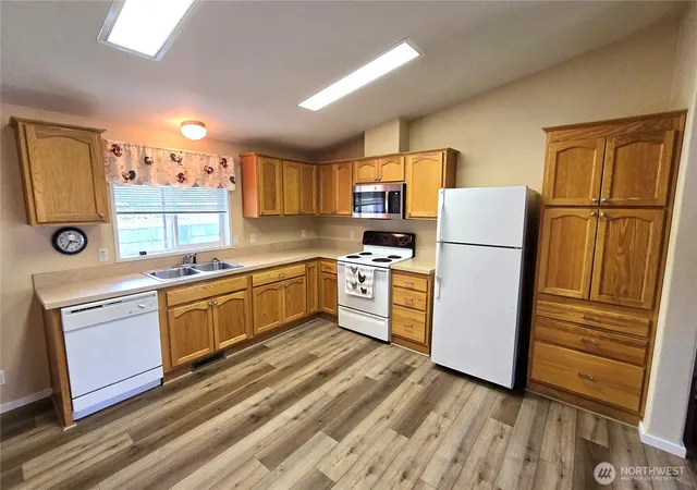 Photo 3 of Manufactured home for sale at 269 E Laurel, Bellingham, WA 98226 | MLS# NWM2510489 | Listing updated on 2026-09-21