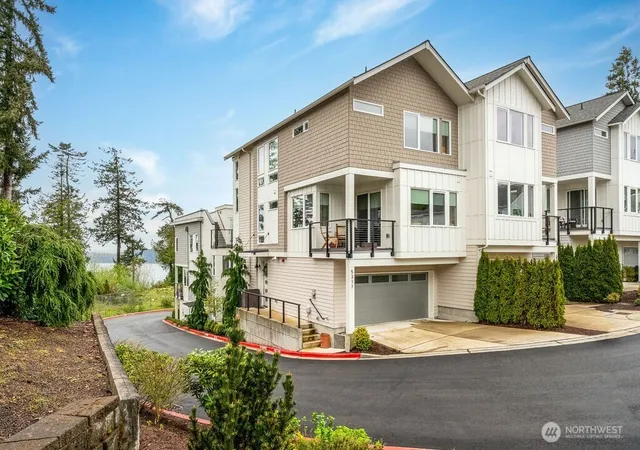 Townhouse for sale at 5317 80th Place SW #1, Mukilteo, WA 98275 | MLS# NWM2510501