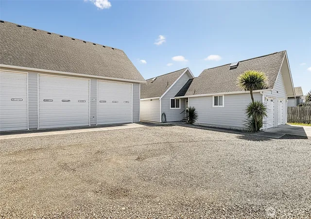 Photo 3 of Single family home for sale at 964 Attu Ct SW, Ocean Shores, WA 98569 | MLS# NWM2510521 | Listing updated on 2026-09-21