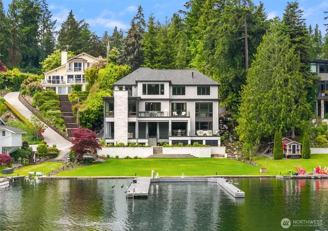 Photo 2 of Mansion for sale at 3234 78th Place Ne, Medina, WA 98039 | MLS# NWM2510525 | Listing updated on 2026-09-21