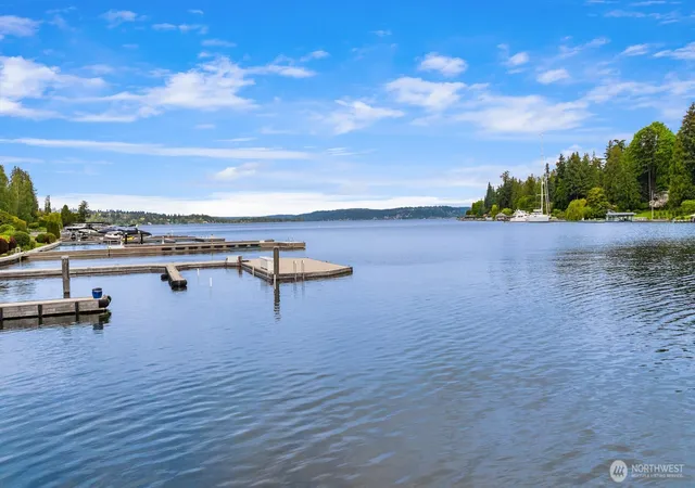 Photo 3 of Mansion for sale at 3234 78th Place Ne, Medina, WA 98039 | MLS# NWM2510525 | Listing updated on 2026-09-21