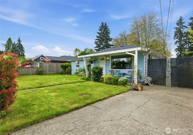 Photo 3 of Single family home for sale at 5802 108th Avenue Ct E, Puyallup, WA 98372 | MLS# NWM2510619 | Listing updated on 2026-09-21