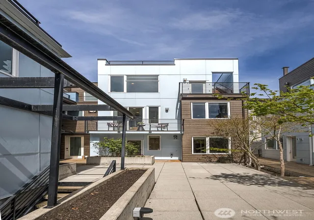 Photo 1 of Townhouse for sale at 4331 Woodland Park Ave N, Seattle, WA 98103 | MLS# NWM2510653 | Listing updated on 2026-10-01